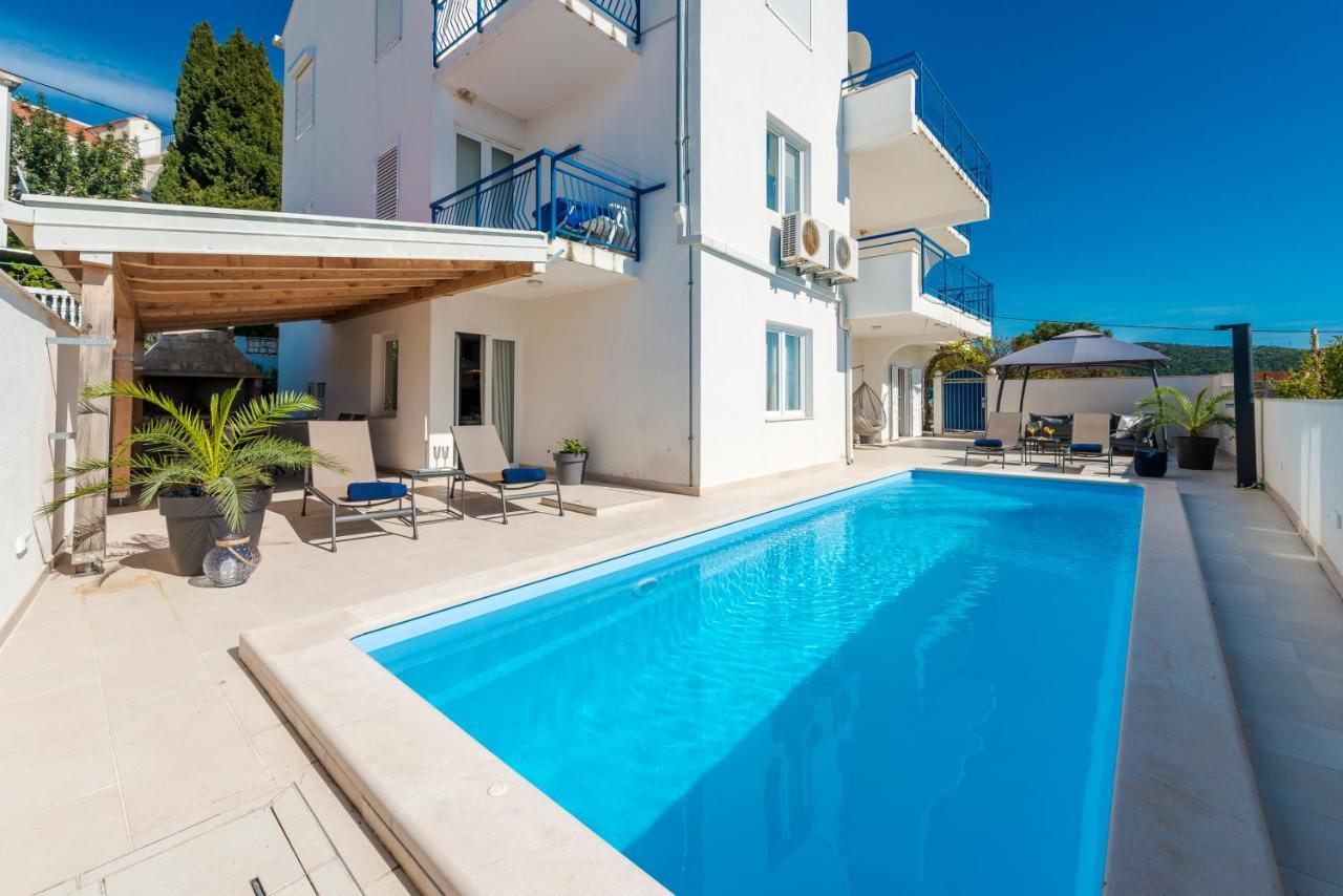 Lägenhet Deluxe Unique-with Private Heated Pool