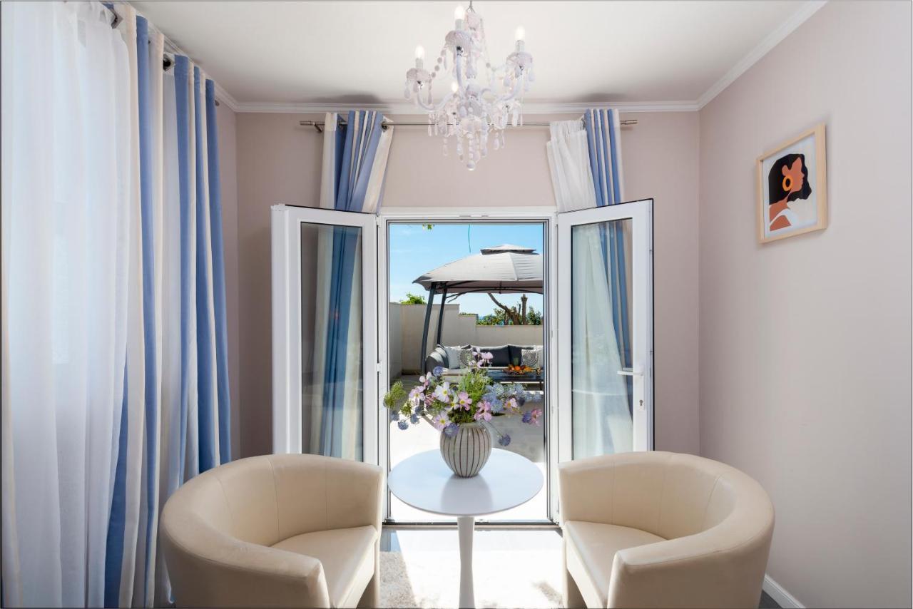 Deluxe Unique-with Private Heated Pool Cavtat