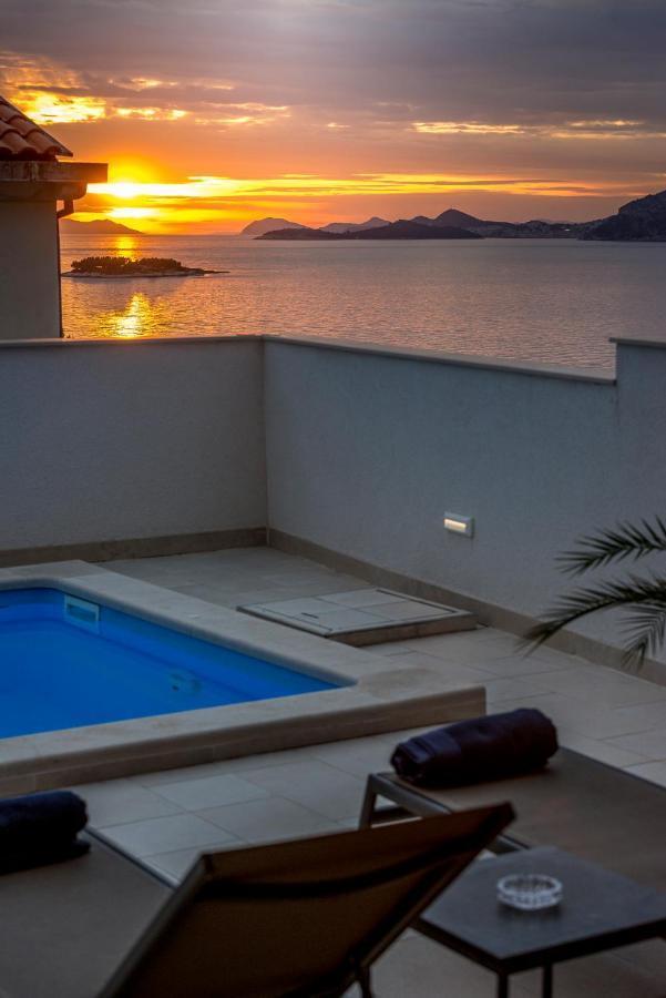 Deluxe Unique-with Private Heated Pool Lägenhet